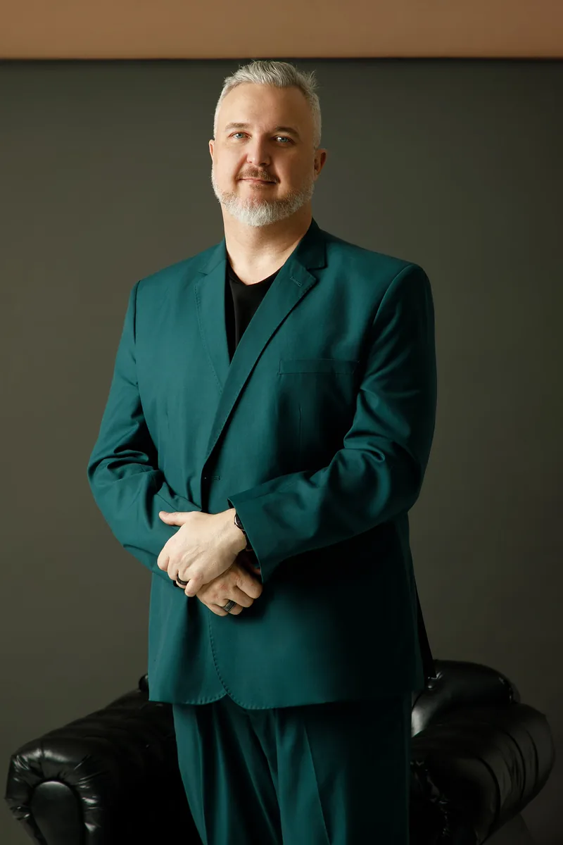 Dr. Thiago Colosio
